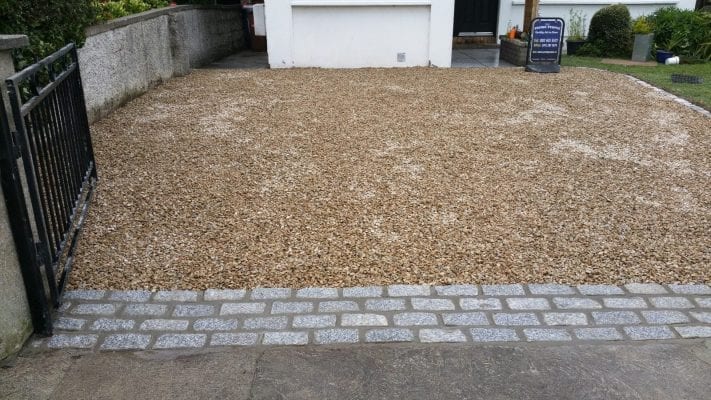 Gravel with Cobble Apron